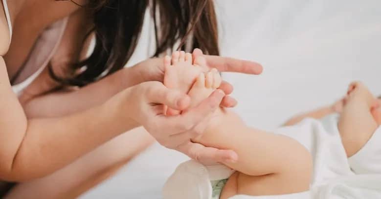 Jakie kosmetyki dla noworodka do szpitala, aby uniknąć podrażnień?