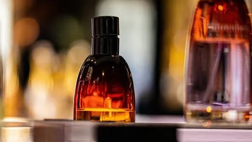 Czym jest perfumy EDT? Zrozumienie wody toaletowej i jej cech