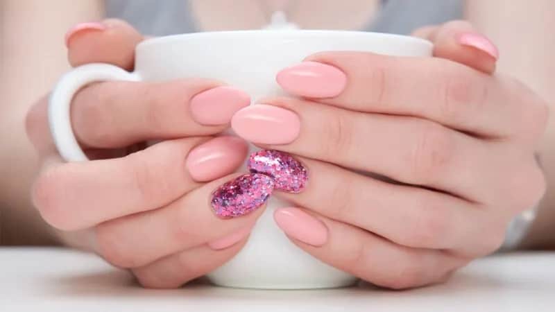 Jak skutecznie używać olejku do manicure Semilac Care, aby uzyskać piękne paznokcie