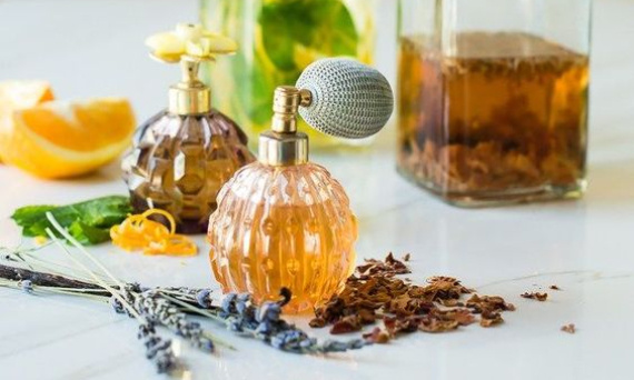 Tworzenie Nut Zapachowych - jak powstają perfumowe mieszanki?